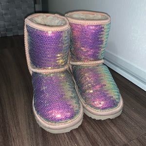 Toddler Size 8 shimmer Uggs (Accepting Offers)
